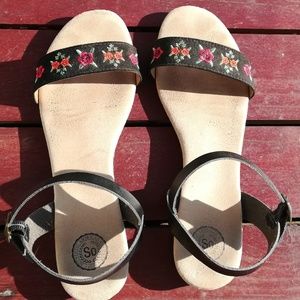 Embroidered, strap, sandals. LIKE NEW